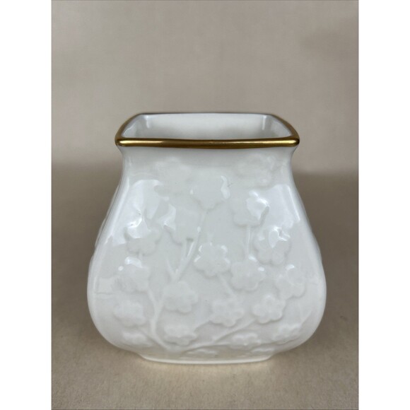 Lenox Cherry‎ Blossom Vase 4” H Porcelain 24k Gold Trim Ivory Flower Made In USA - Picture 1 of 9